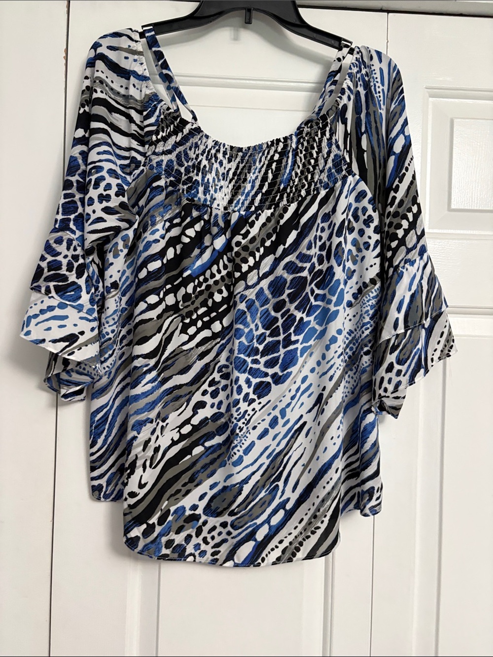 Sioni Abstract Blue Black White Women's Blouse - Picture 4 of 5
